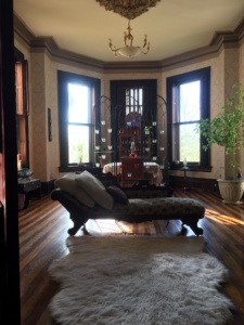 Karbelle Mansion Dining room used as lounge